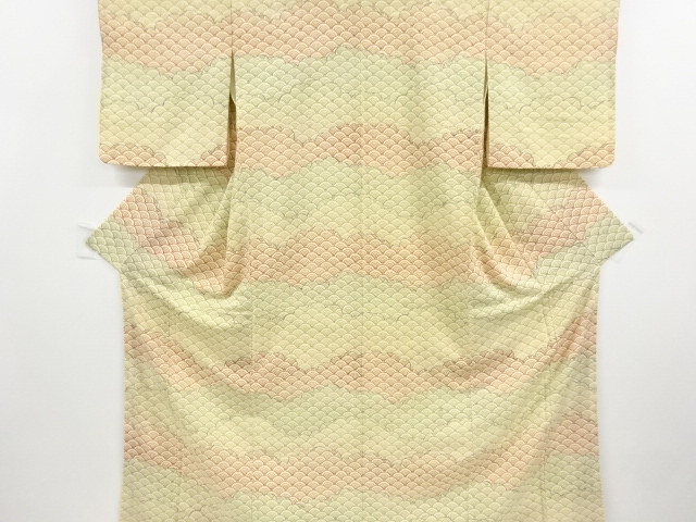 青海波模様付け下げ小紋着物